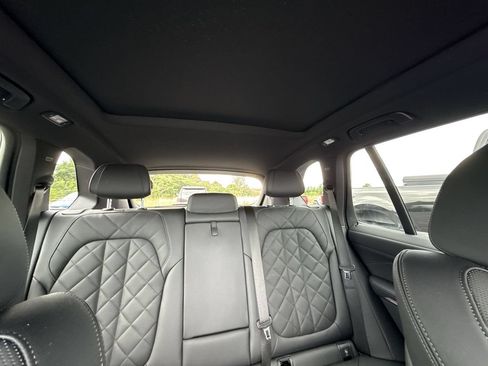 Used 2025 BMW X5 sDrive40i w/ M Sport Package RWD image 28
