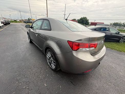 Used 2010 Kia Forte Koup SX FWD image 5