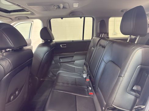 Used 2013 Honda Pilot Touring image 30
