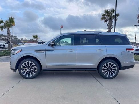 Used 2022 Lincoln Navigator Reserve image 34