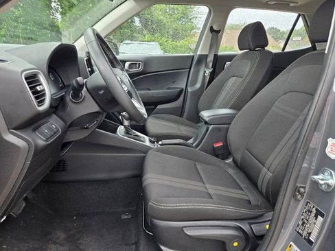 Used 2025 Hyundai Venue SEL FWD image 23