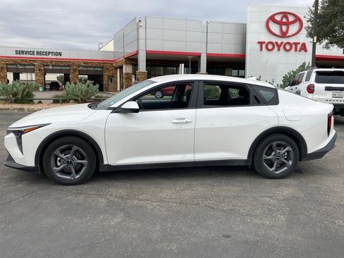 Used 2025 Kia K4 LXS image 8