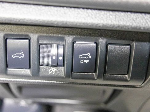 Used 2025 Subaru Outback Limited AWD/4WD image 36