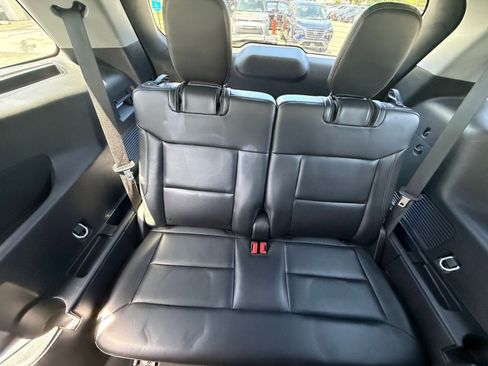 Used 2023 Ford Explorer XLT w/ Equipment Group 202A AWD/4WD image 31
