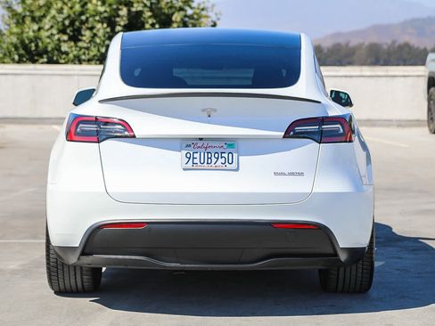 Used 2023 Tesla Model Y Performance AWD/4WD image 6