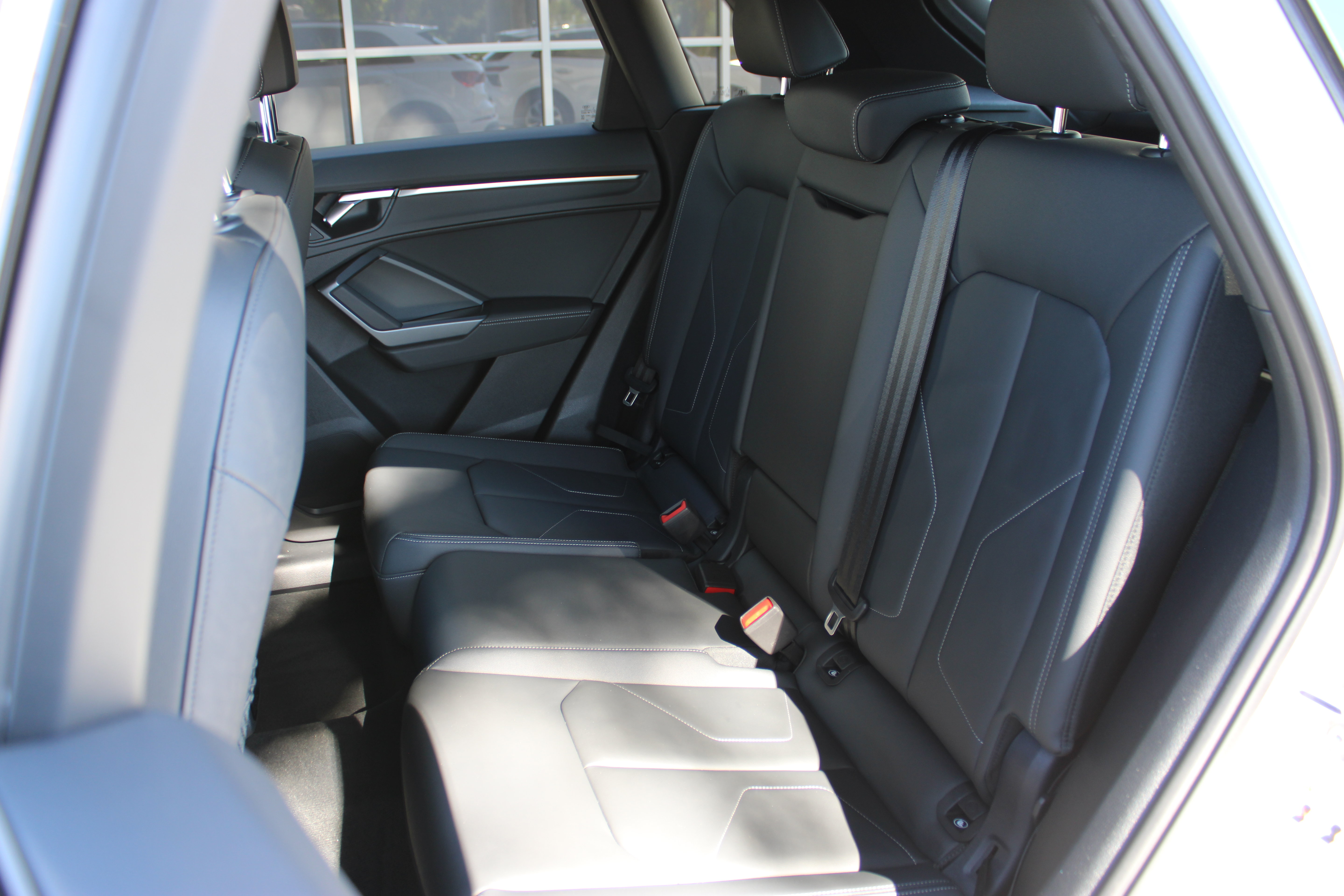 Used 2025 Audi Q3 2.0T Premium w/ Convenience Package AWD/4WD image 23