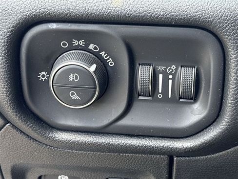 Used 2021 RAM 1500 Laramie AWD/4WD image 18