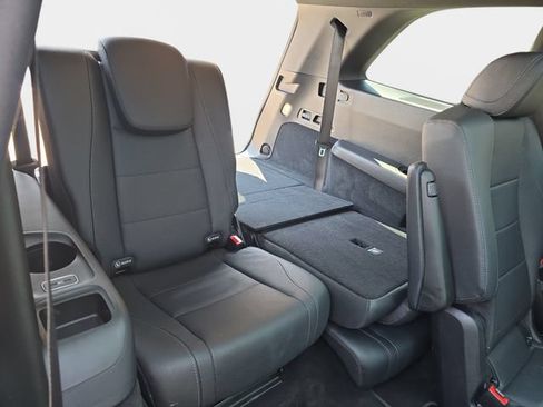 Used 2021 Mercedes-Benz GLS 450 4MATIC image 16