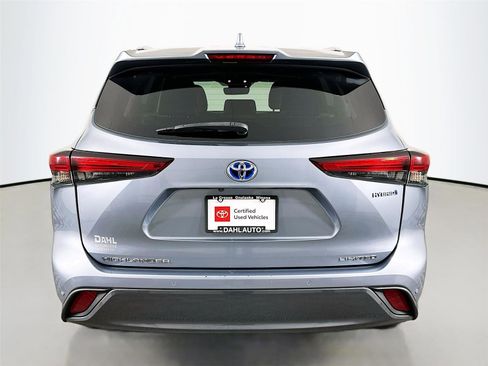 Used 2021 Toyota Highlander Limited AWD/4WD image 12