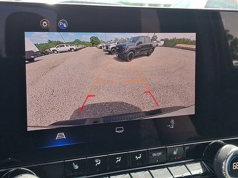 Used 2024 Chevrolet Colorado ZR2 w/ Safety Package AWD/4WD image 4