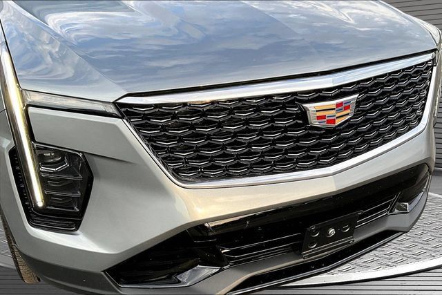 Certified 2024 Cadillac XT4 Premium Luxury w/ Technology Package FWD image 33