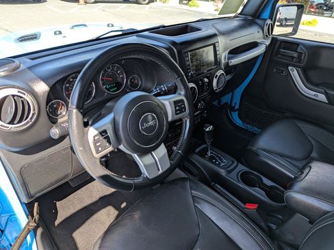 Used 2017 Jeep Wrangler Unlimited Sahara w/ Quick Order Package 24E Chief AWD/4WD image 13