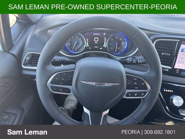 Used 2026 Chrysler Pacifica Select FWD image 10
