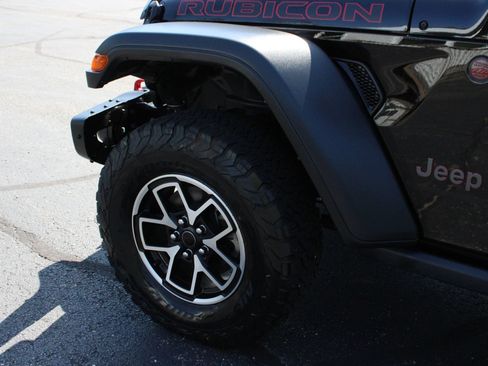 Used 2024 Jeep Wrangler Unlimited Rubicon w/ Capability Package AWD/4WD image 13