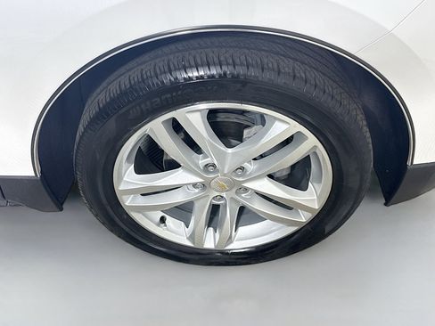 Used 2021 Chevrolet Equinox Premier image 32