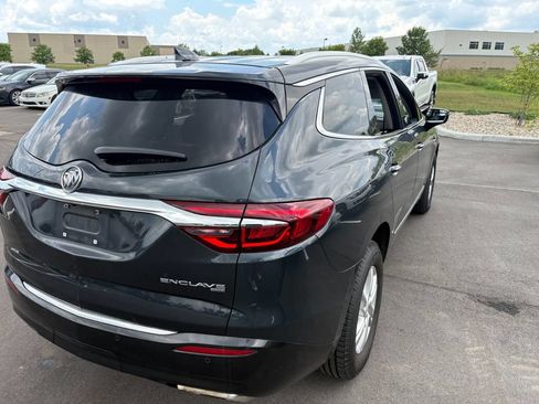 Used 2019 Buick Enclave Essence AWD/4WD image 3