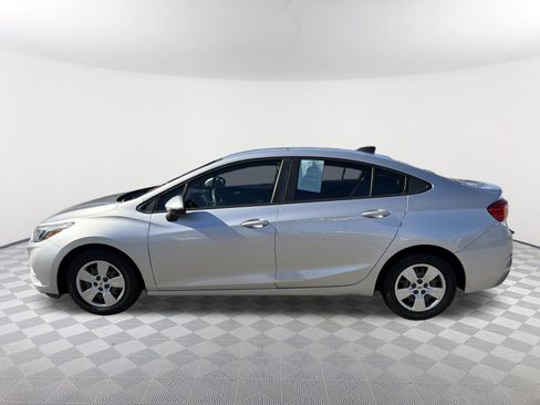 Used 2017 Chevrolet Cruze LS image 10