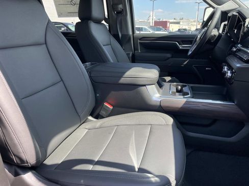 New 2025 GMC Sierra 2500 SLT image 28