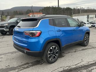 Used 2022 Jeep Compass Limited video 3