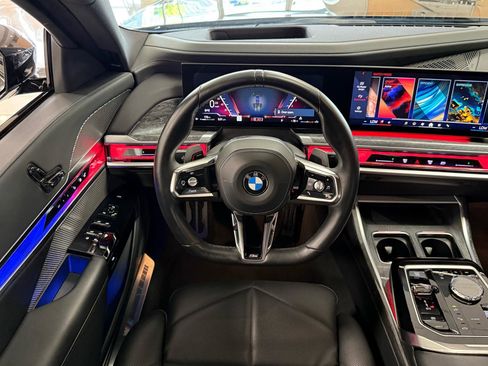 Used 2024 BMW 740i w/ Premium Package image 7
