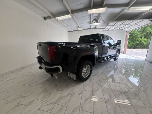 New 2026 GMC Sierra 3500 SLE w/ SLE Value Package image 8