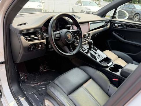Certified 2023 Porsche Macan S AWD/4WD image 5