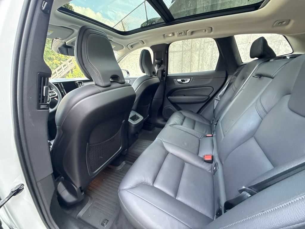 Used 2024 Volvo XC60 B5 Plus w/ Protection Package Premier AWD/4WD image 21