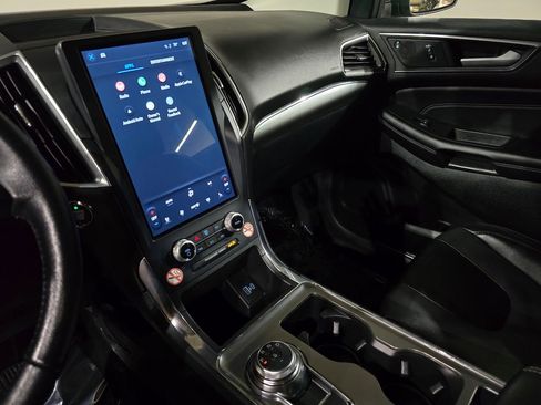 Used 2022 Ford Edge Titanium image 28