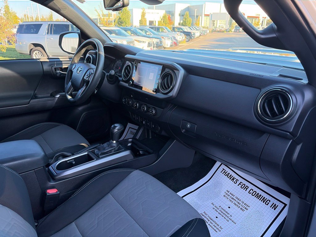 Used 2020 Toyota Tacoma TRD Sport w/ Technology Package AWD/4WD image 14