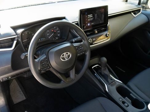 Used 2024 Toyota Corolla LE image 3