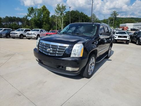 Used 2011 Cadillac Escalade Luxury AWD/4WD image 5