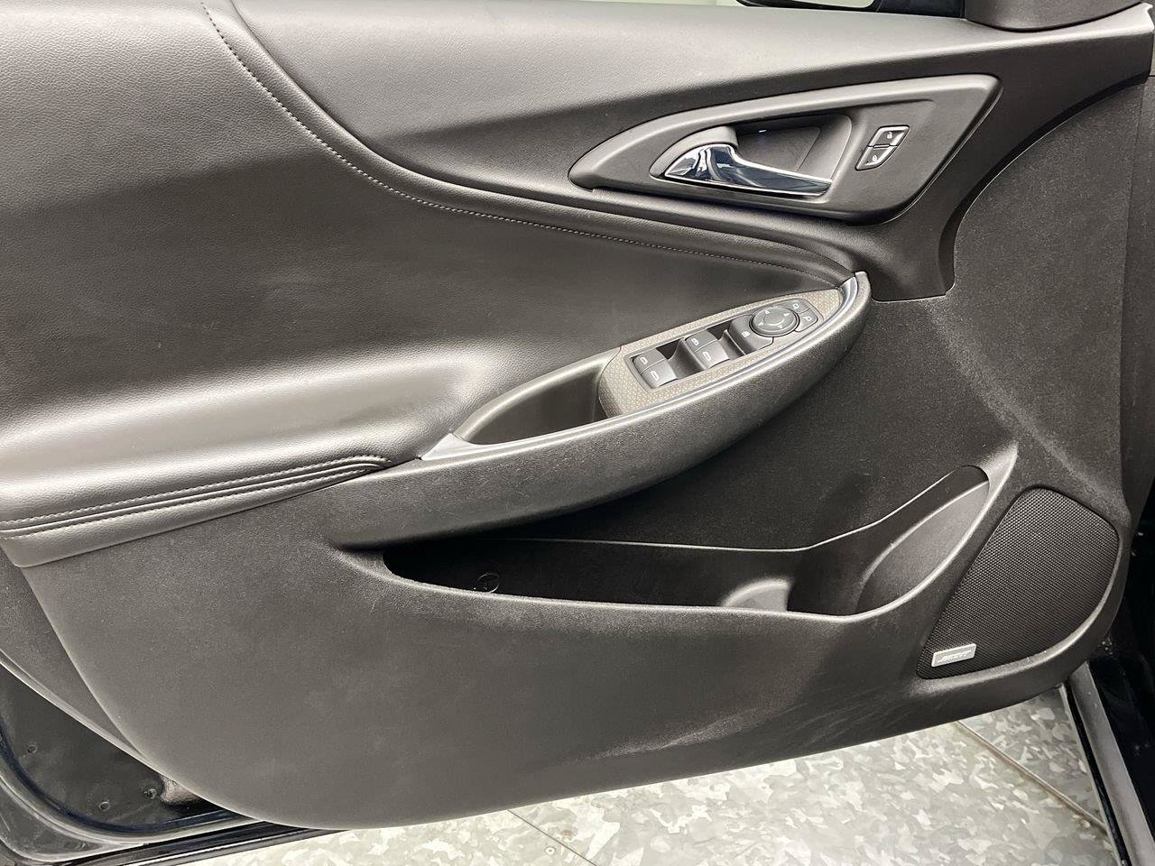 Certified 2018 Chevrolet Malibu LT w/ Leather Package FWD image 7