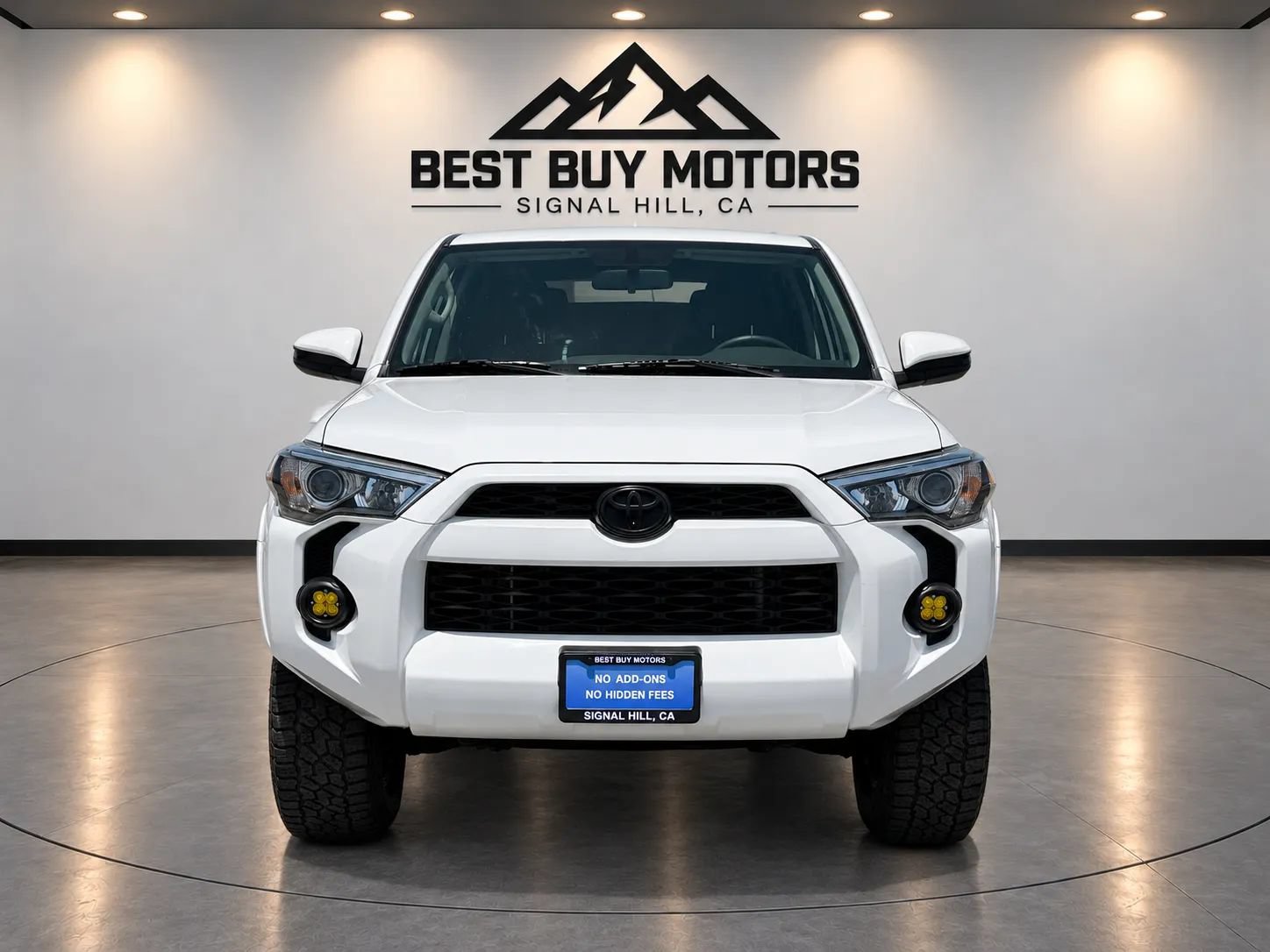 Used 2017 Toyota 4Runner SR5 AWD/4WD image 2