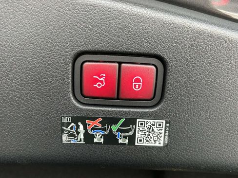 Used 2024 Mercedes-Benz CLE 450 4MATIC Coupe image 17