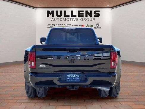 New 2025 RAM 3500 Laramie AWD/4WD image 6
