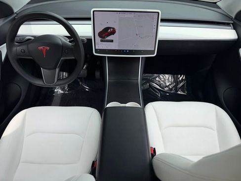 Used 2020 Tesla Model Y Long Range image 40