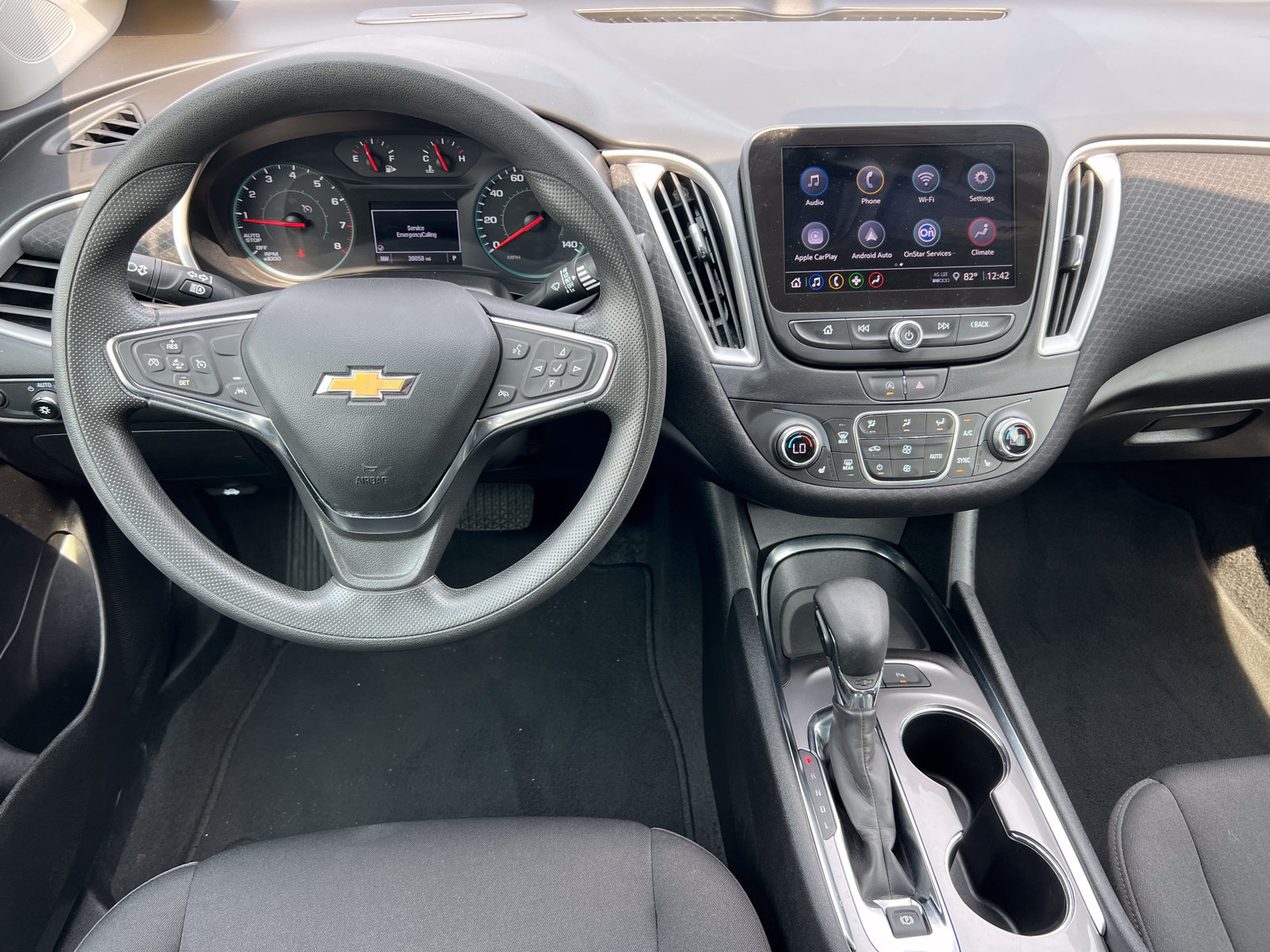Used 2025 Chevrolet Malibu LT FWD image 2