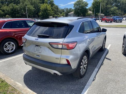 Used 2021 Ford Escape Titanium FWD image 18