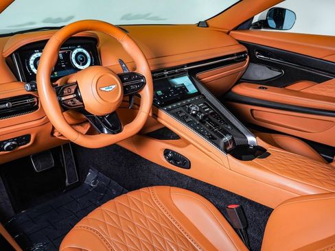 Used 2025 Aston Martin DB12 Coupe RWD image 24