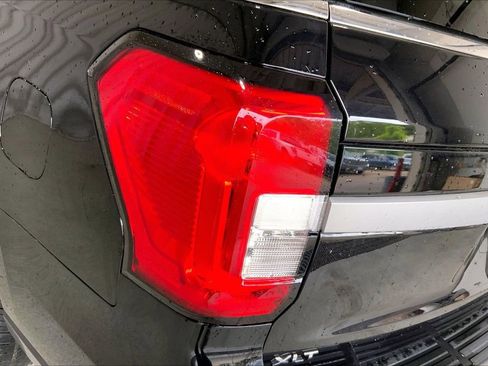 Used 2024 Ford Expedition Max XLT RWD image 13