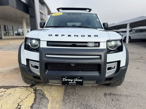 Used 2022 Land Rover Defender 110 SE image 2