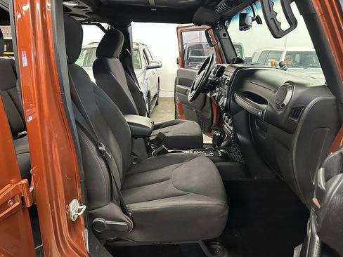 Used 2014 Jeep Wrangler Unlimited Sport w/ Quick Order Package 24S AWD/4WD image 19