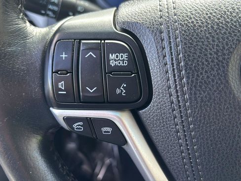 Used 2015 Toyota Sienna XLE AWD/4WD image 30