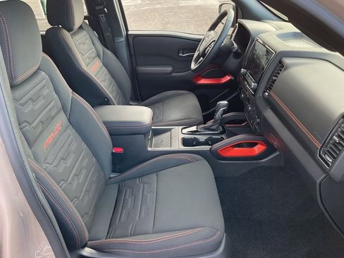 Used 2023 Nissan Frontier PRO-4X w/ Pro Convenience Package image 18