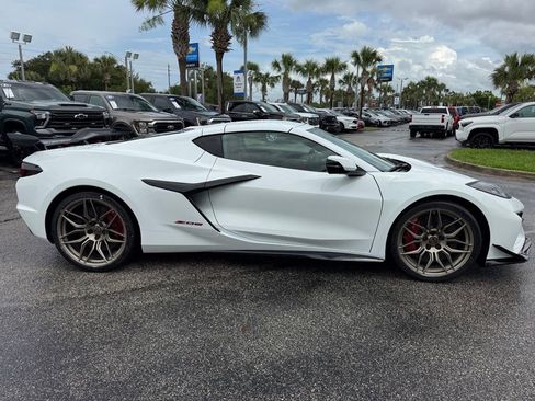 New 2025 Chevrolet Corvette Z06 w/ Z07 Performance Package RWD image 9