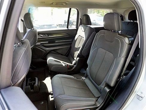 Certified 2023 Jeep Grand Cherokee L Laredo RWD image 17