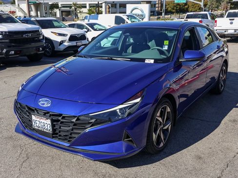 Used 2023 Hyundai Elantra SEL w/ Convenience Package image 8