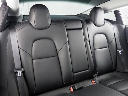 Used 2020 Tesla Model 3 Standard Range Plus image 17