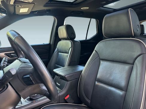 Used 2023 Chevrolet Traverse Premier w/ Redline Edition image 26