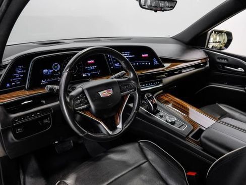 Used 2021 Cadillac Escalade ESV Premium Luxury AWD/4WD image 3